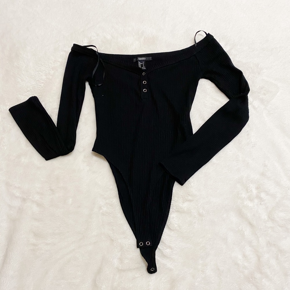 Forever 21 Knit Black Long Sleeve Bodysuit Size S